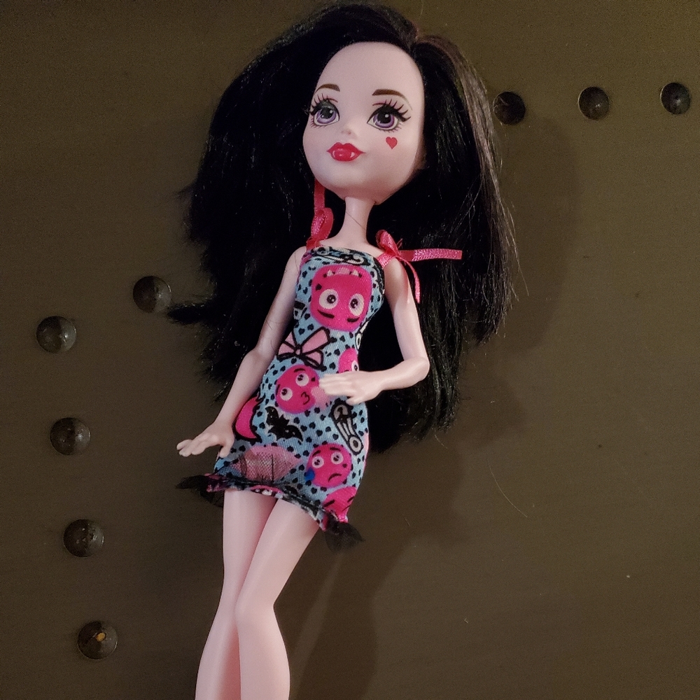 Monster High emoji Draculaura used